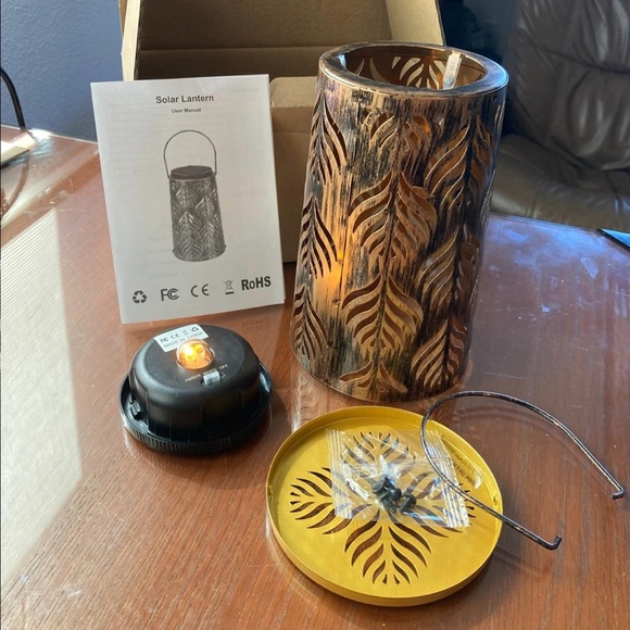 Outdoor Solar Lanterns - 4 Pack - Picture 4 of 13